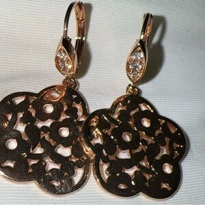 LAUREN G ADAMS ROSE GOLD EARRINGS NWOT with rhinestones